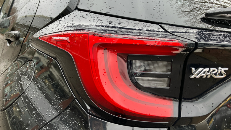 Toyota Yaris 1.5 Hybrid Design 5dr CVT Hybrid Hatchback